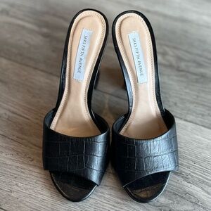 Saks Fifth Avenue Women’s Black Patent Pebble Leather High Heels Black Size 6